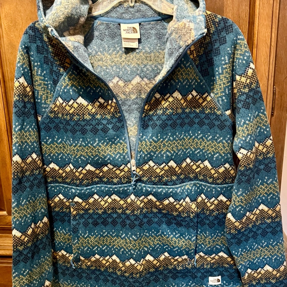 The North Face Women's Teal and Beige Patterned Sweater